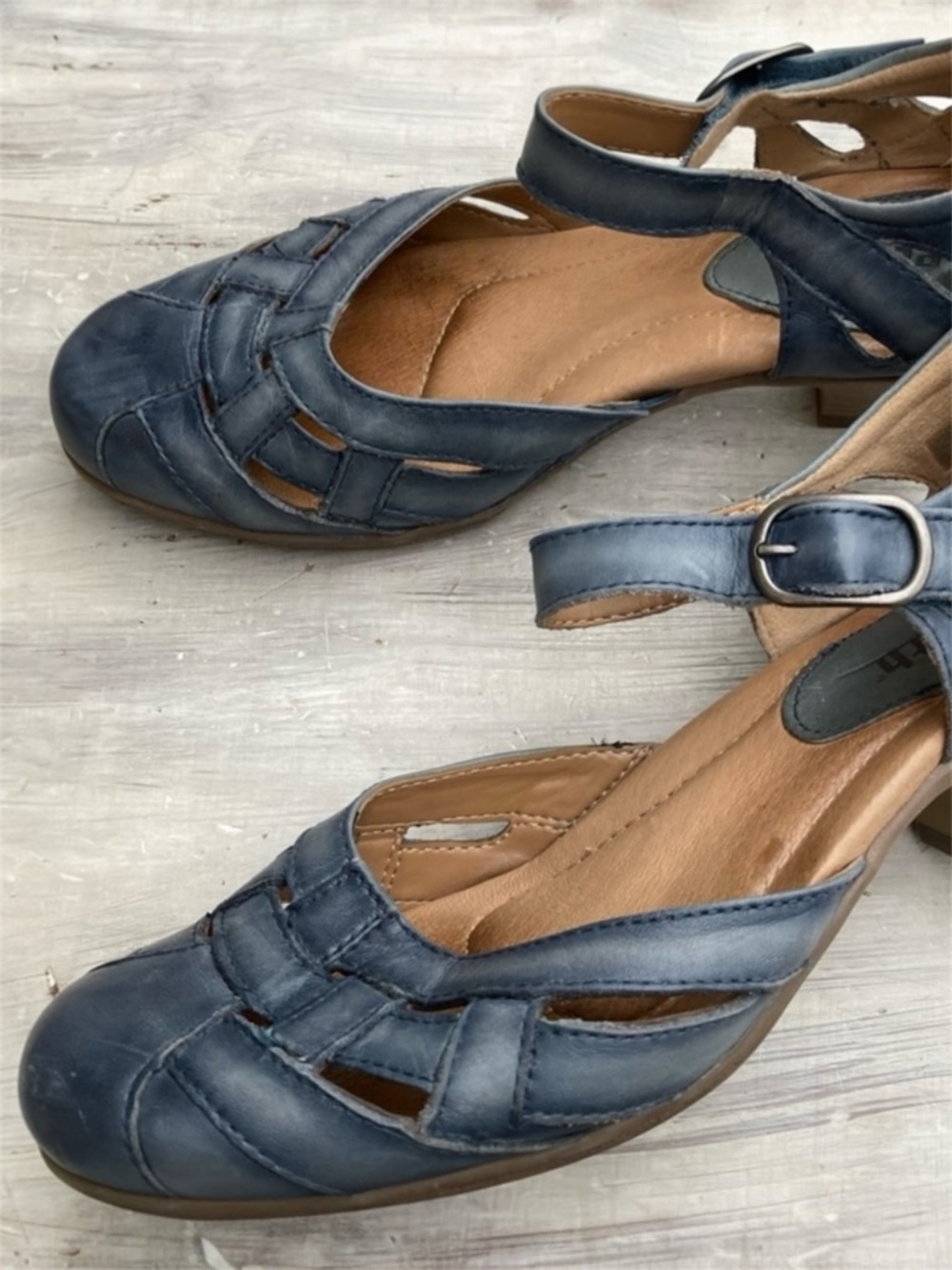 Earth Sandals 6.5
